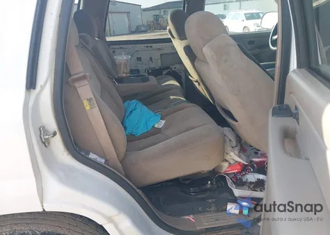 2005 Chevrolet Tahoe Ls from USA, damaged, VIN 1GNEK13Z35J210553